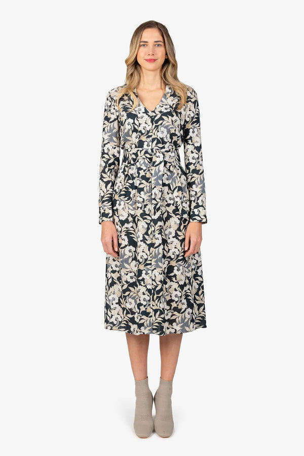 Kleid mit Blusenkragen 02