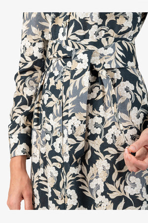 Kleid mit Blusenkragen 06
