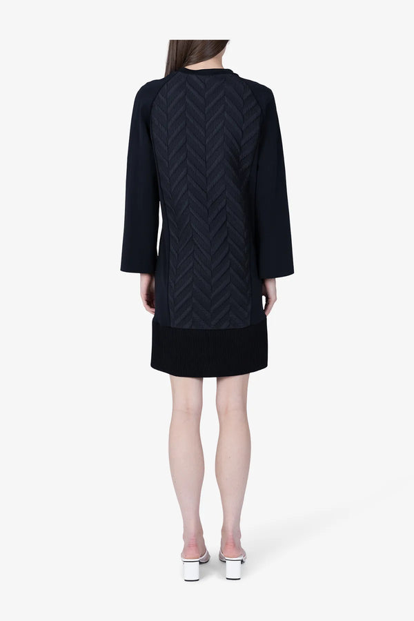 Kleid mit Steppstoff-Einsätzen 05