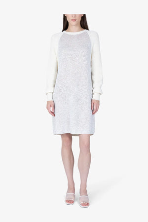 Lässiges Strickkleid mit Pailletten-Garn 03