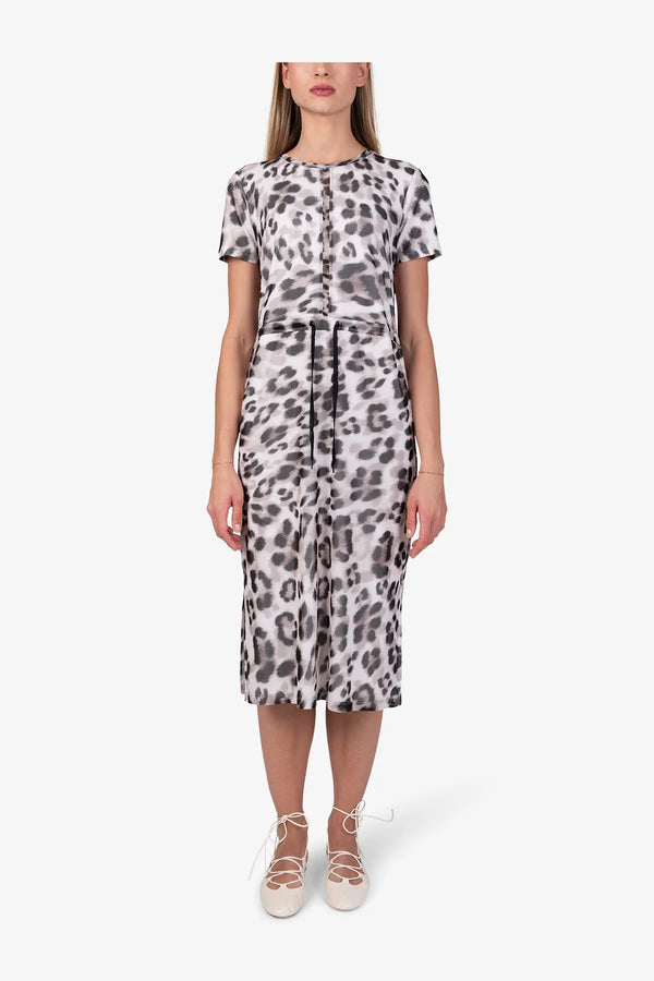 Doppellagiges Mesh-Kleid im Leo-Dessin 03