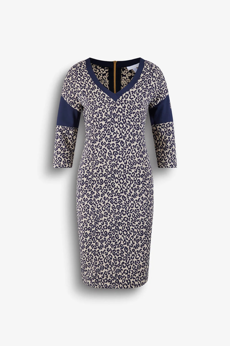 Kleid im Leo-Jacquard 01