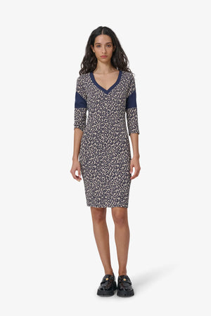 Kleid im Leo-Jacquard 03