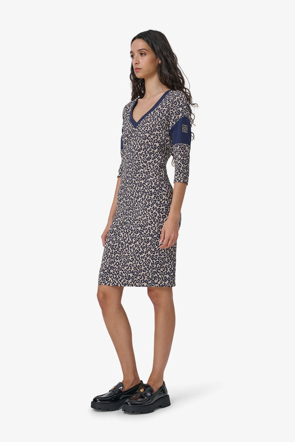 Kleid im Leo-Jacquard 04