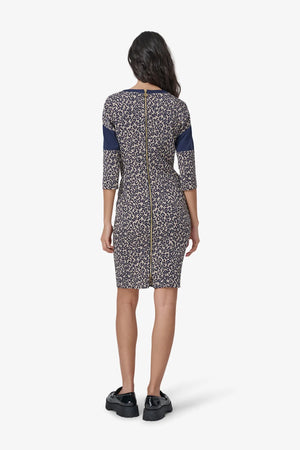 Kleid im Leo-Jacquard 05