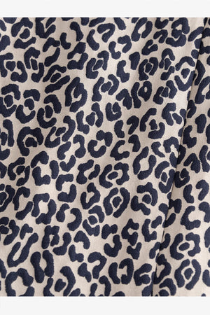 Kleid im Leo-Jacquard 07