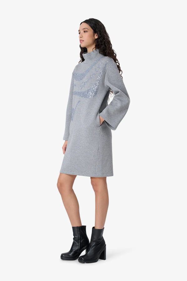 Sweatkleid mit Paillettenstickerei 04