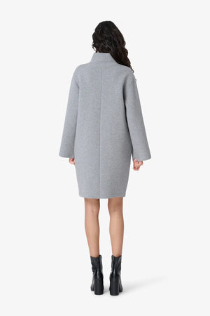 Sweatkleid mit Paillettenstickerei 05