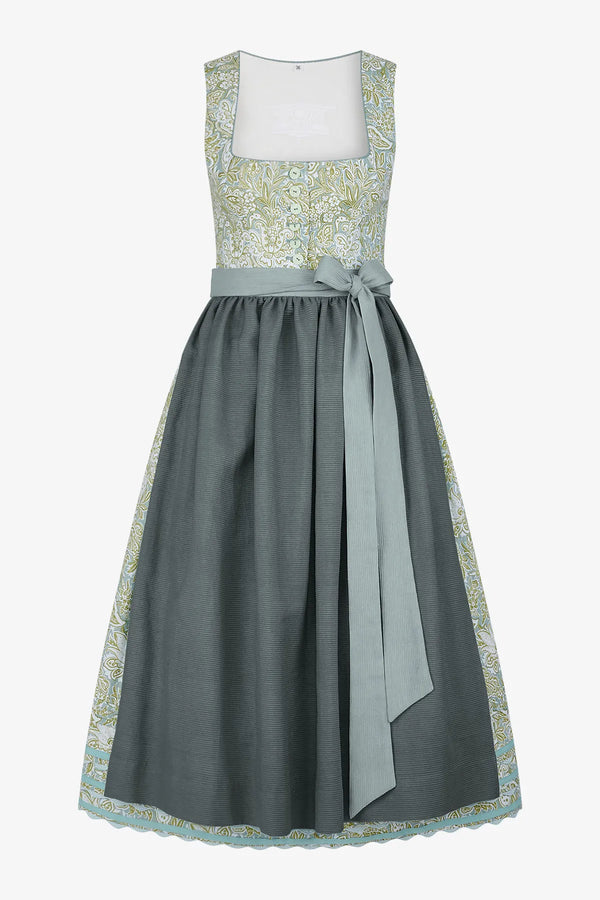 Dirndl mit gezogenem Rock 01