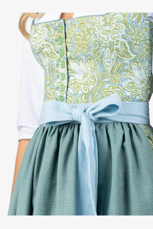 Dirndl mit gezogenem Rock 06