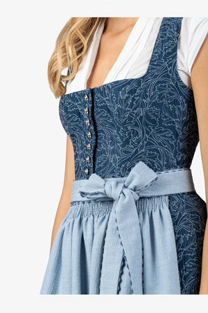 Dirndl mit Knopfverschluss 06