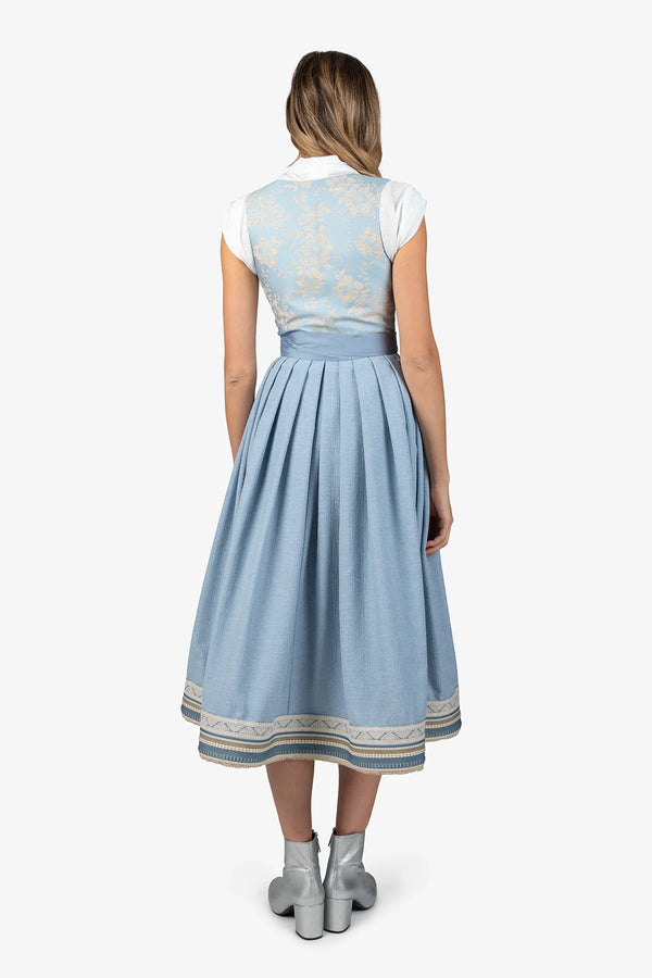 Dirndl mit Borten am Saum 04