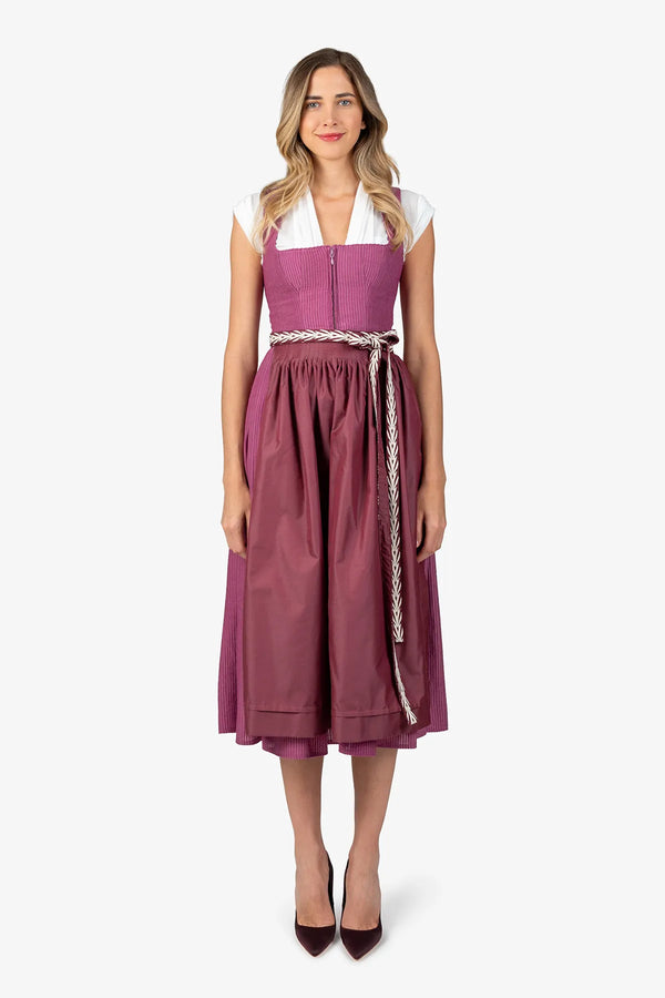 Dirndl mit Borte auf Schürzenband 02