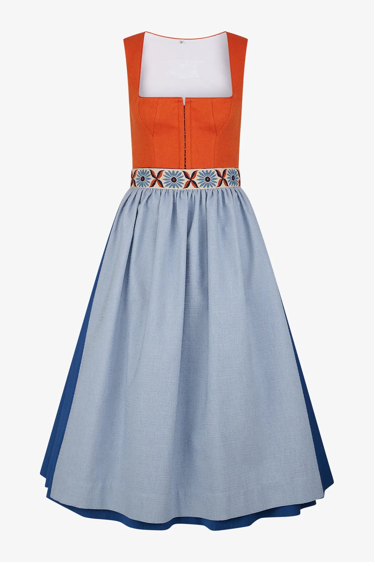 Dirndl mit Faltenrock 01