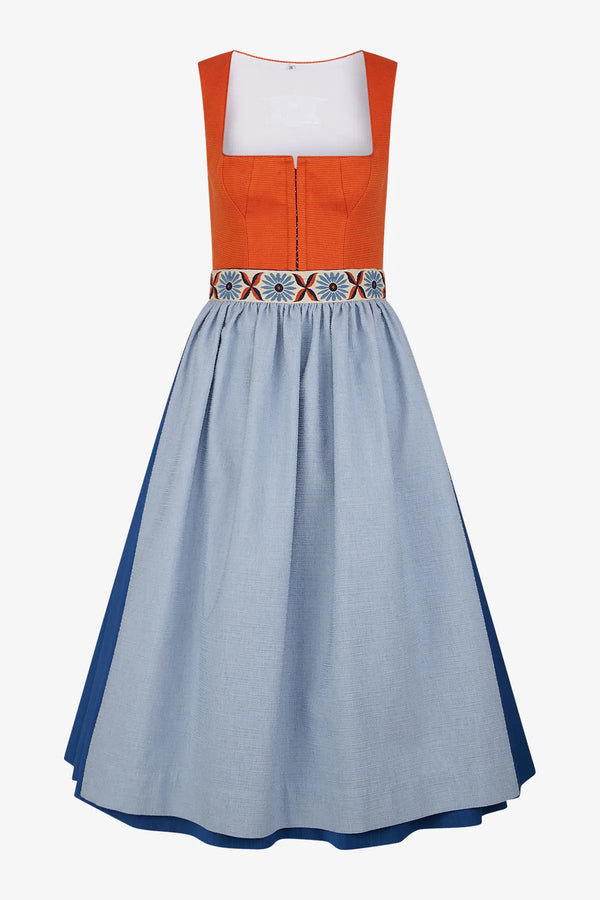 Dirndl mit Faltenrock 01