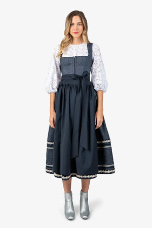 Dirndl mit aufwendigem Rock 02