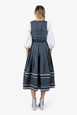Dirndl mit aufwendigem Rock 04