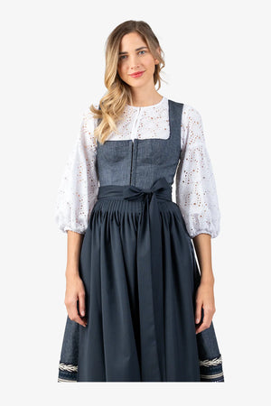 Dirndl mit aufwendigem Rock 05