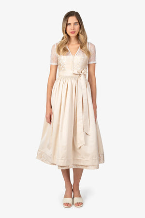 Dirndl mit besticktem Oberteil 02