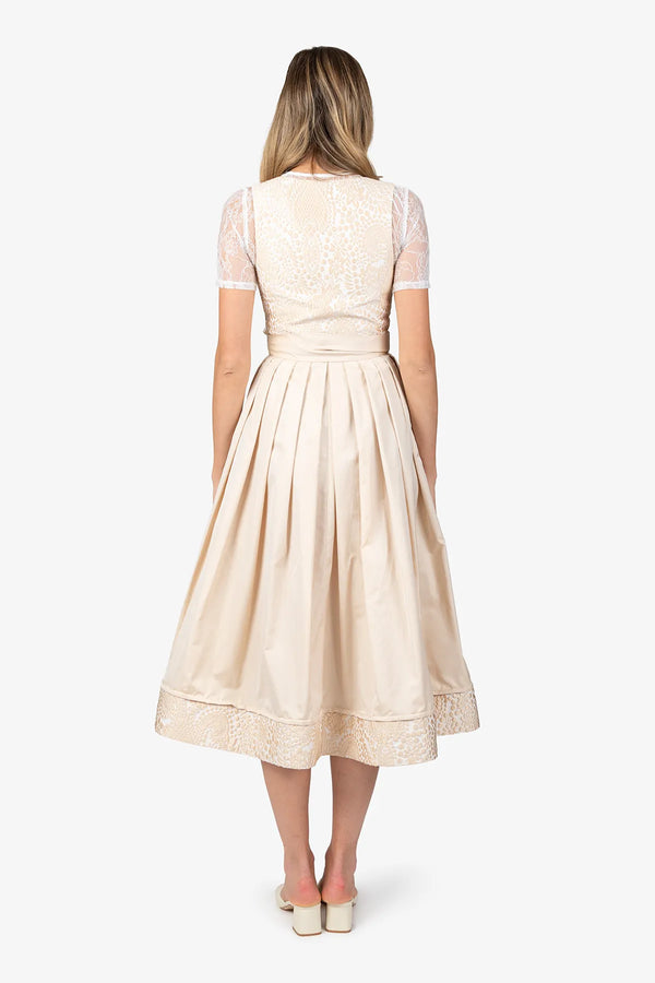 Dirndl mit besticktem Oberteil 04