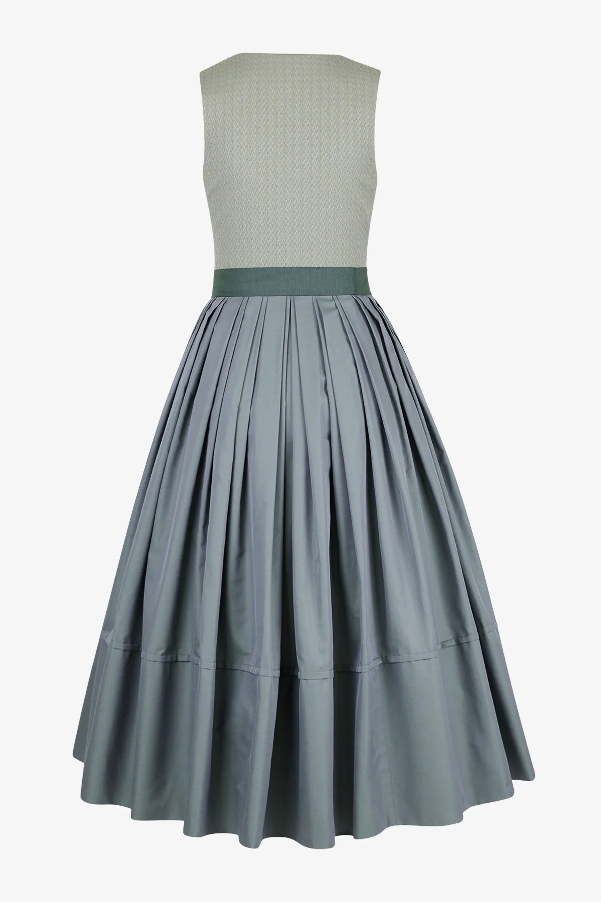 Dirndl in Strick-Optik 02