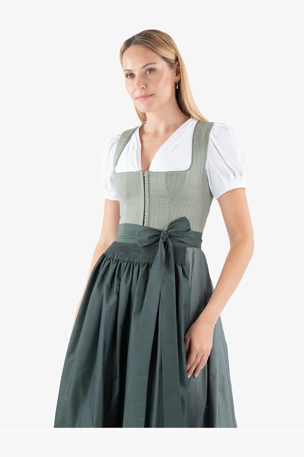 Dirndl in Strick-Optik 06