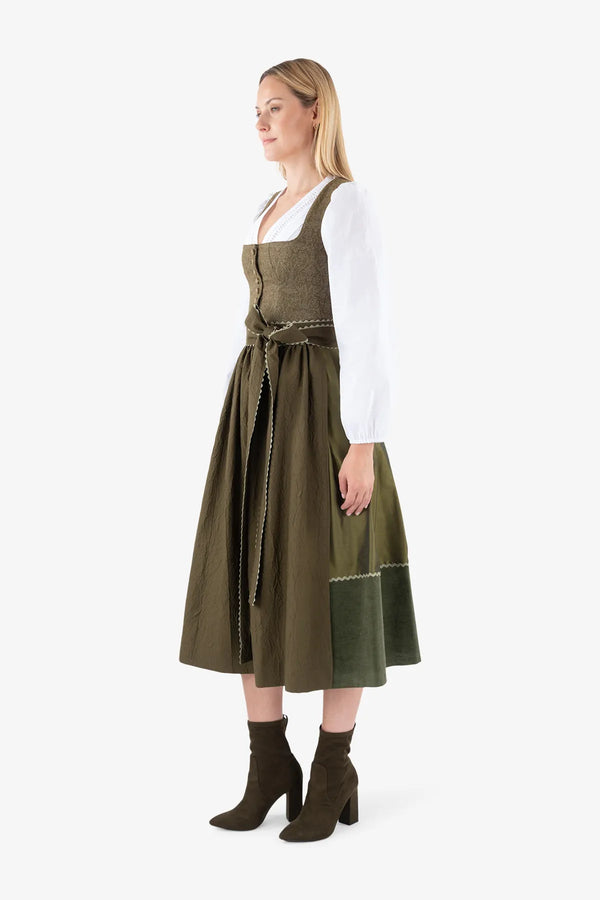 Dirndl aus handbedrucktem Loden 04