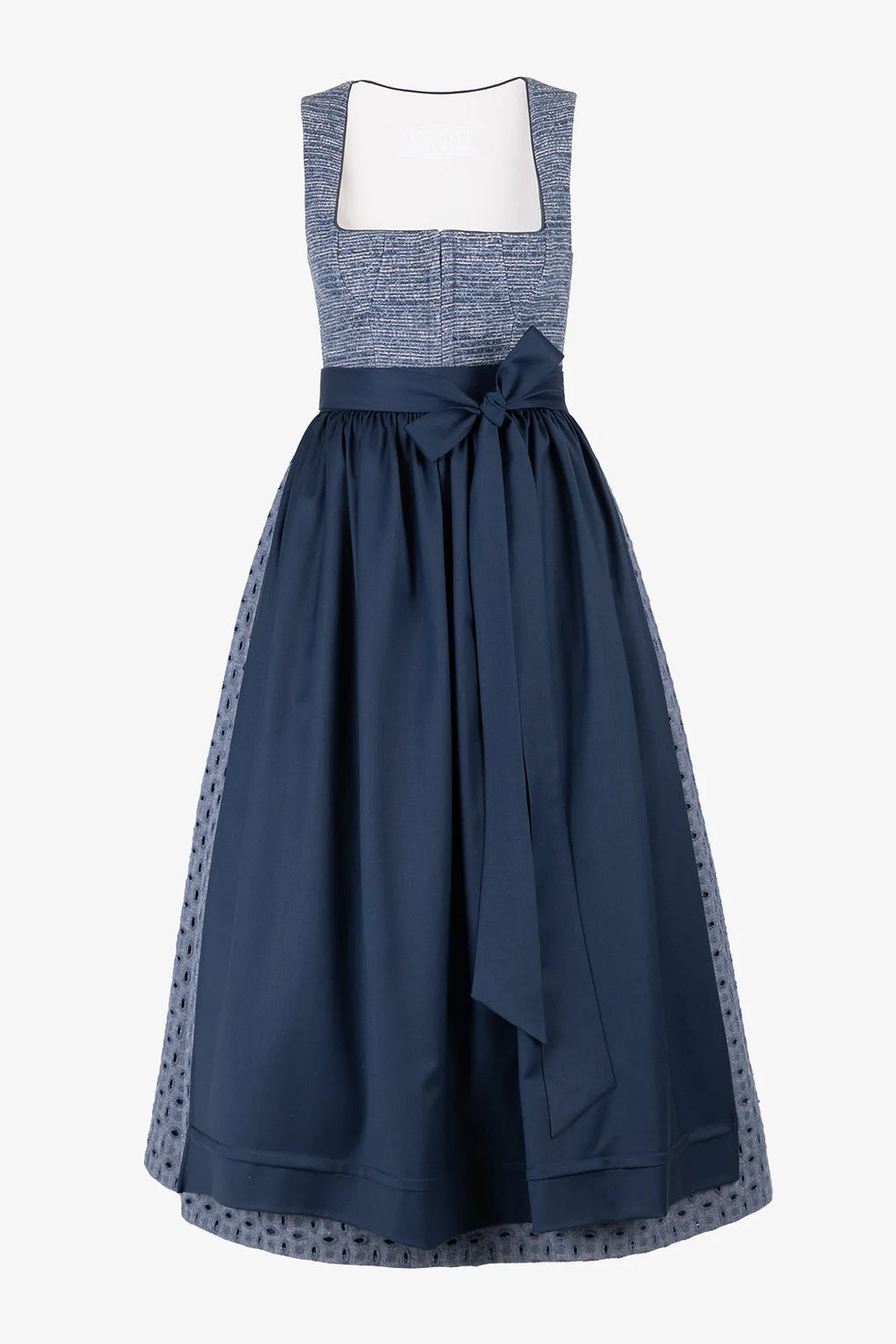 Dirndl mit gestreiftem Oberteil 01