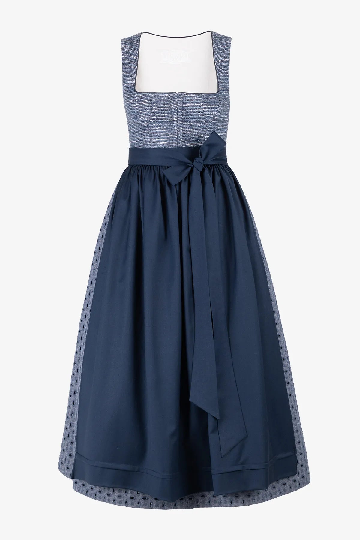 Dirndl mit gestreiftem Oberteil 01