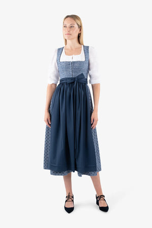 Dirndl mit gestreiftem Oberteil 03
