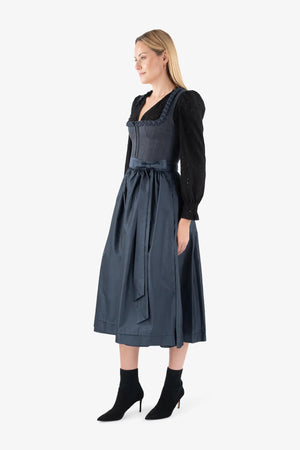 Dirndl mit handgefertigten Windröslein 04