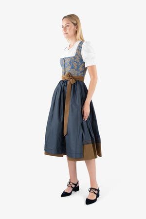 Elegantes Dirndl mit Jacquard-Mieder 04