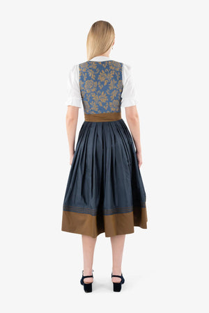 Elegantes Dirndl mit Jacquard-Mieder 05