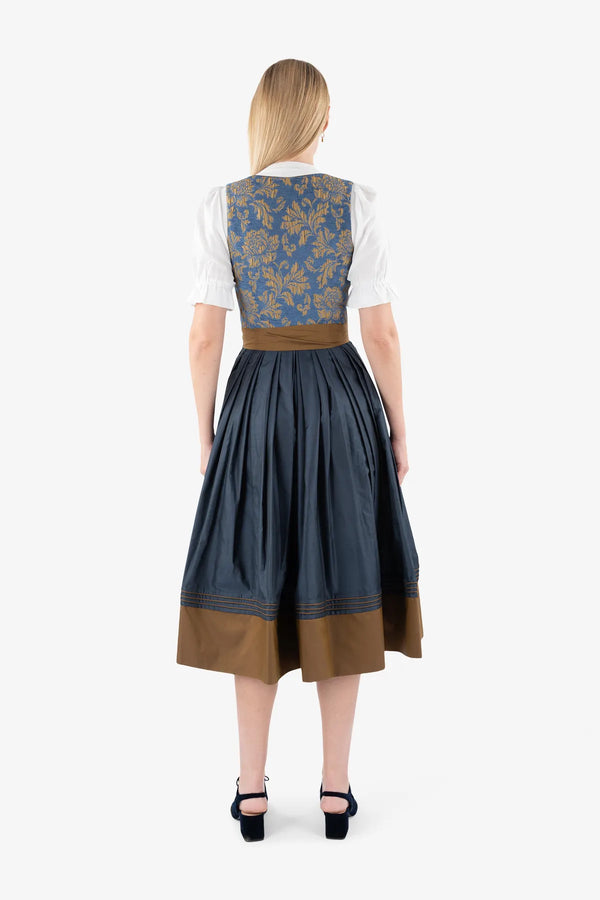 Elegantes Dirndl mit Jacquard-Mieder 05