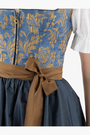 Elegantes Dirndl mit Jacquard-Mieder 07