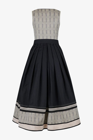 Dirndl mit Borten und Bordüren-Schürze 02