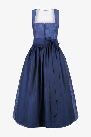 Dirndl mit Handsmok an Schürze 01