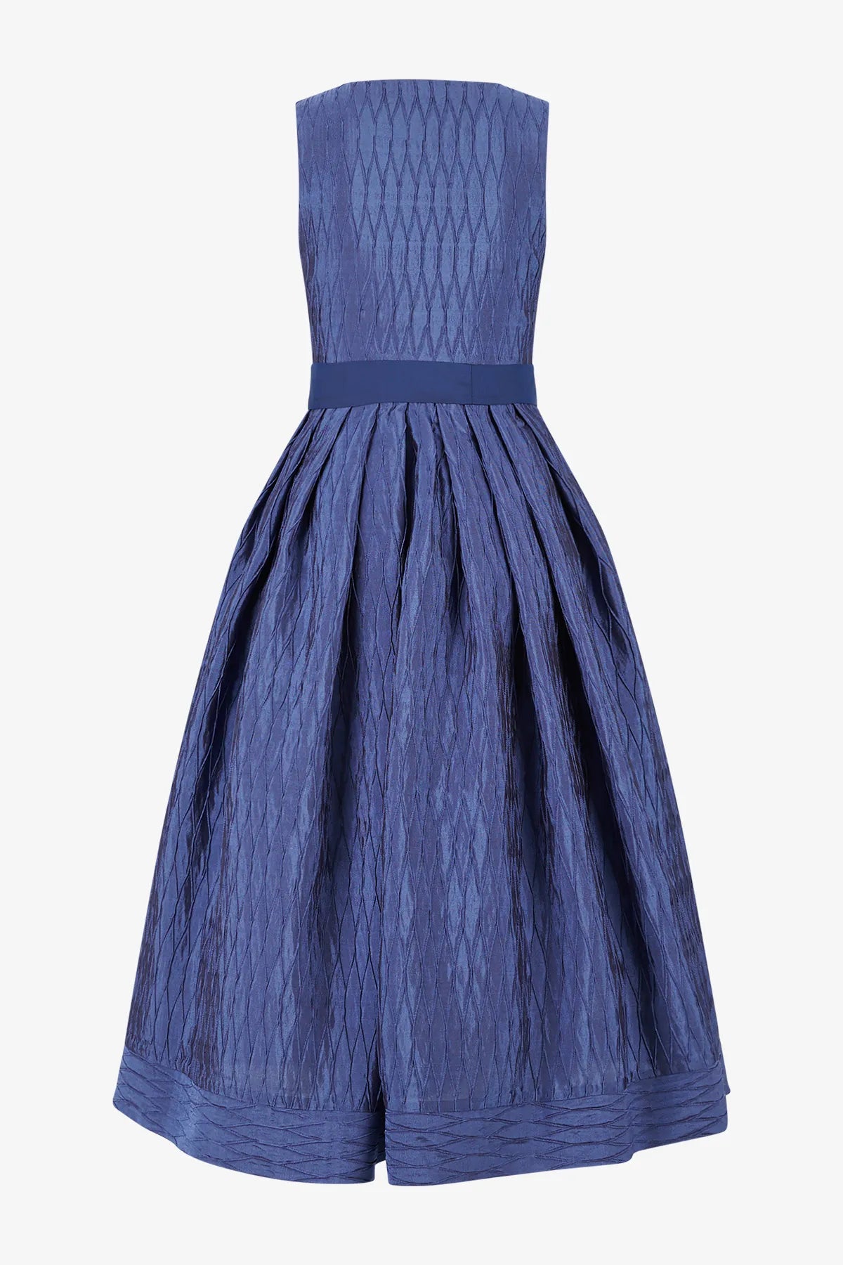 Dirndl mit Handsmok an Schürze 02