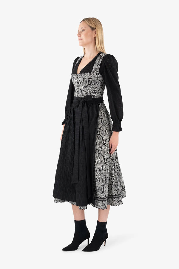 Dirndl mit mexikanischem Dessin 04