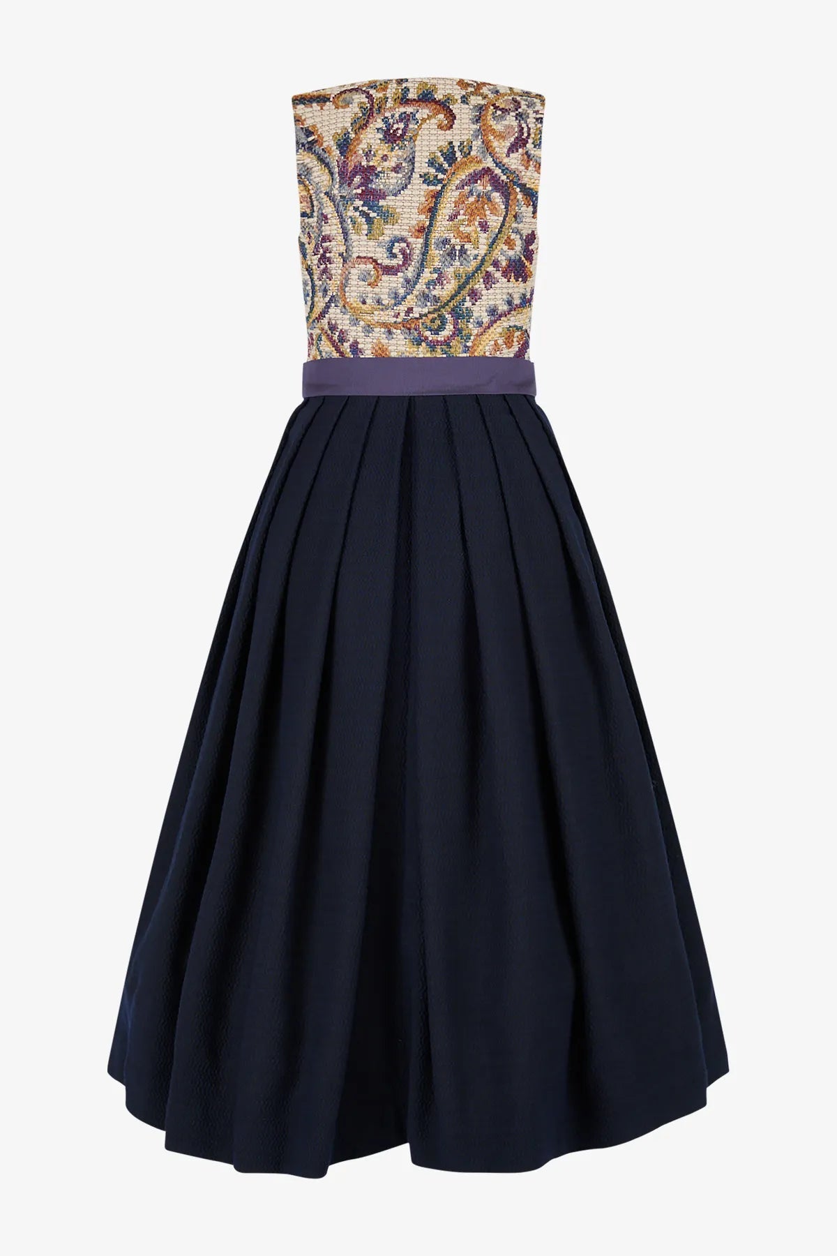 Edles Dirndl mit Relief-Technik 02
