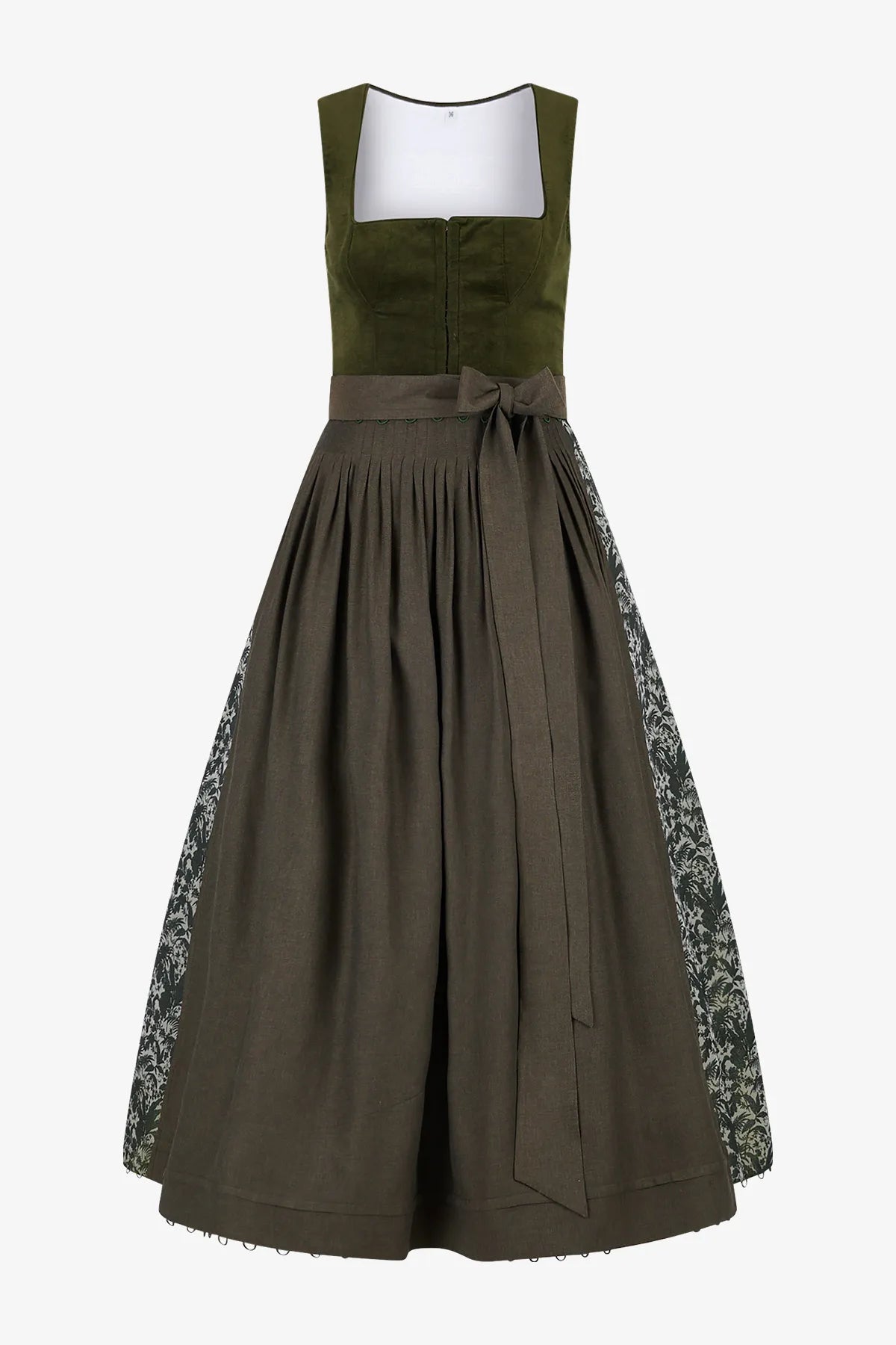 Dirndl mit Samt-Oberteil 01