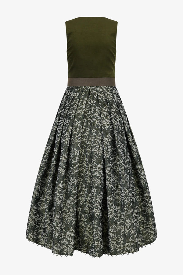 Dirndl mit Samt-Oberteil 02
