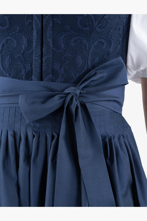Dirndl mit Hakenverschluss 07