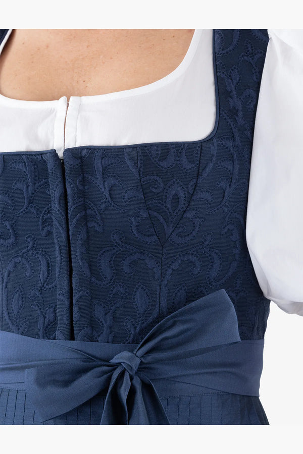 Dirndl mit Hakenverschluss 08