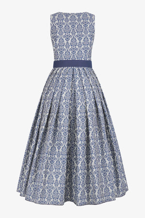 Dirndl mit nostalgischer Stickoptik 02