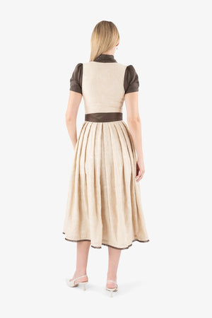 Pastell-Dirndl mit Seiden-Schürze 05