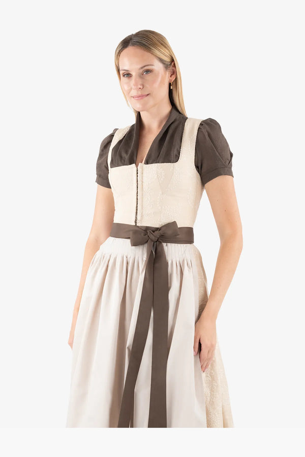 Pastell-Dirndl mit Seiden-Schürze 06