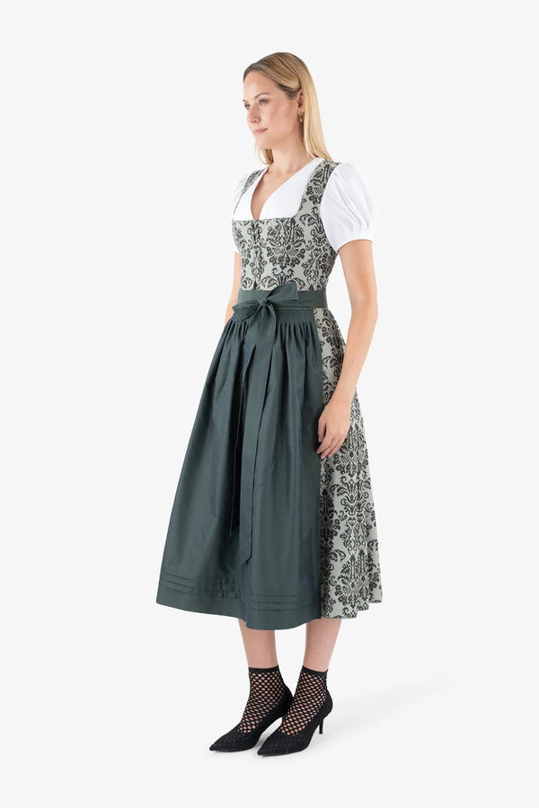 Dirndl mit feiner Stickerei-Optik 04