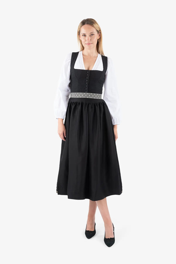 Dirndl mit Boho-Schürze 03