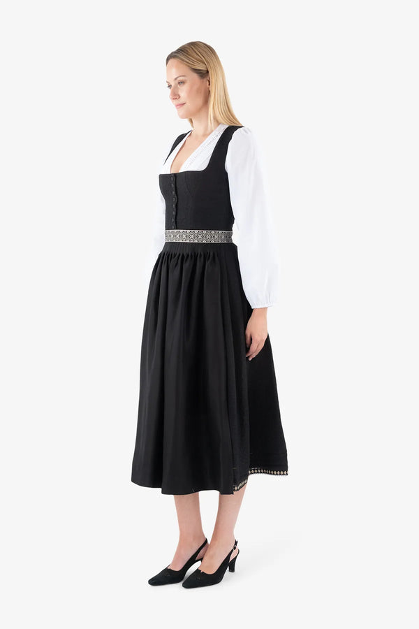 Dirndl mit Boho-Schürze 04